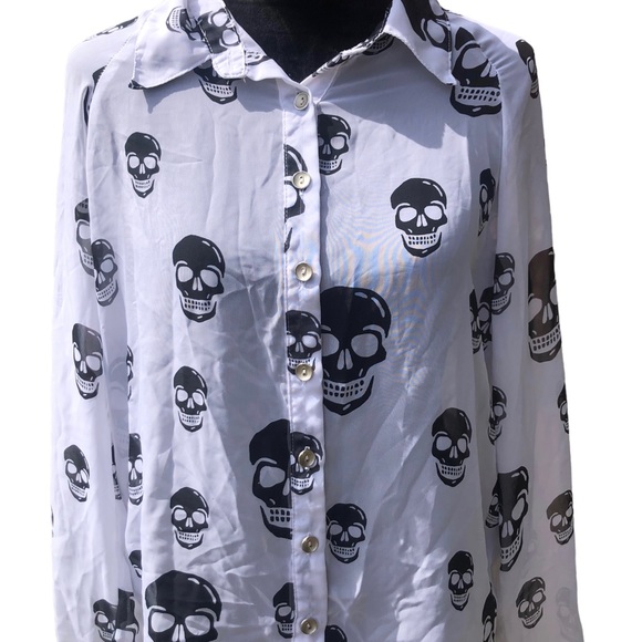 Dots White Button Down with Black Skulls size Large - Picture 6 of 10